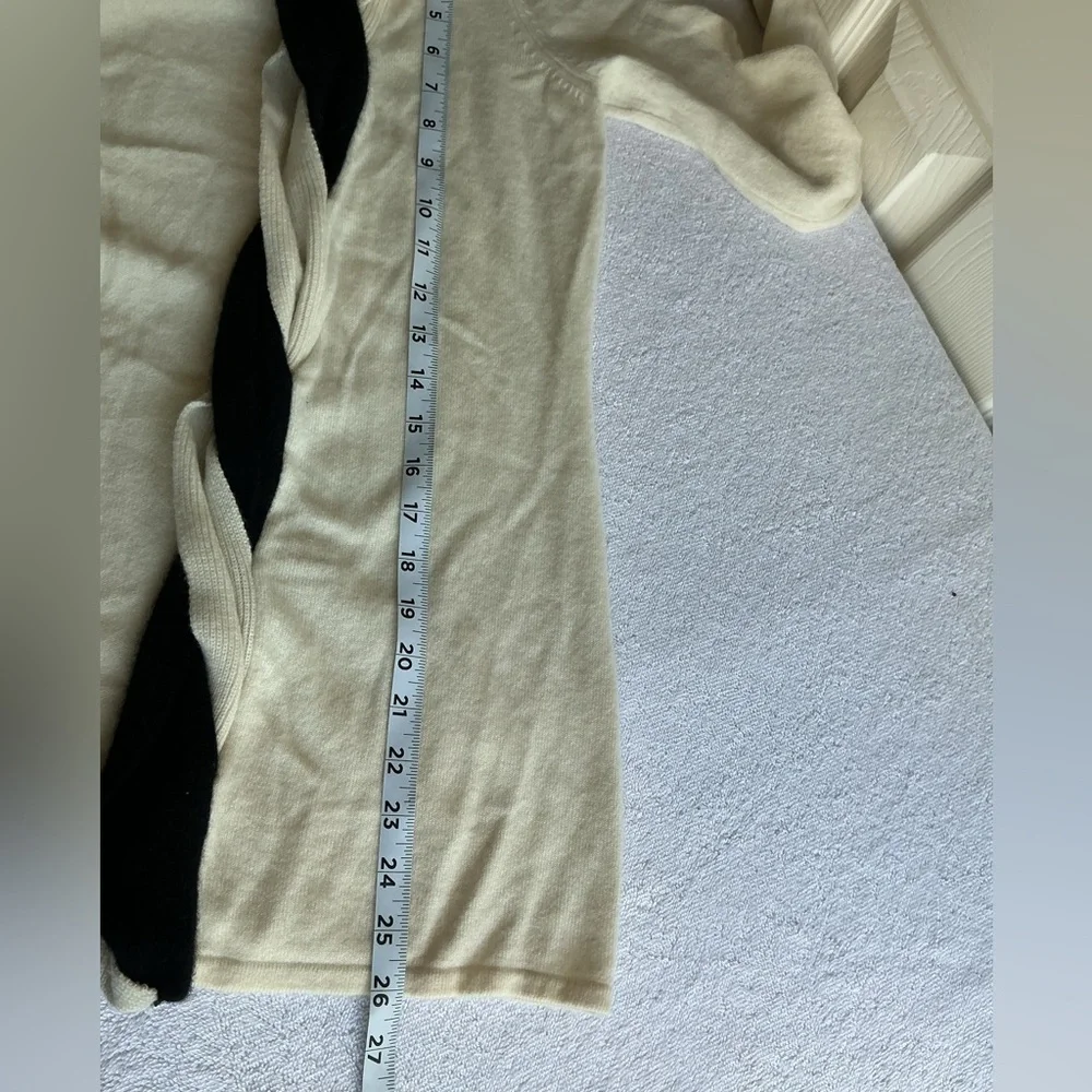 Neiman Marcus Cream and Black Cardigan Sz S - Picture 7 of 10